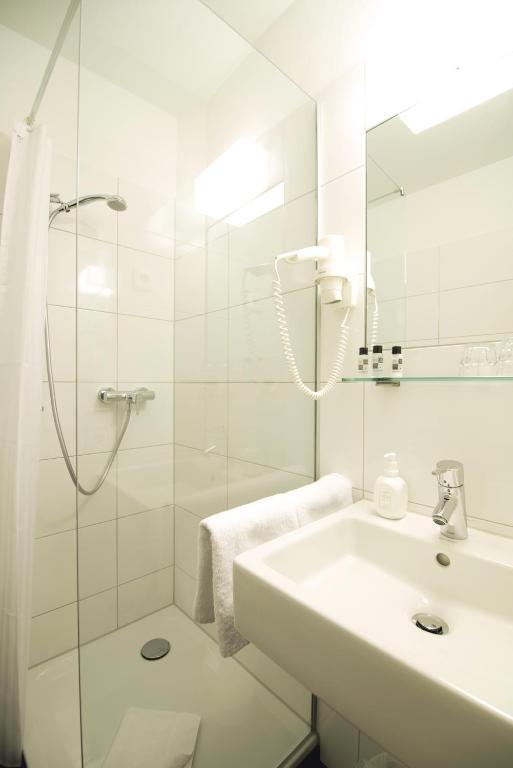 Hotel Am Kupferhammer Tübingen Rum bild